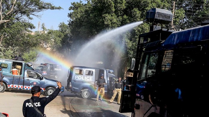 Πακιστάν: Αστυνομικός σκότωσε πολίτη “για βλασφημία”