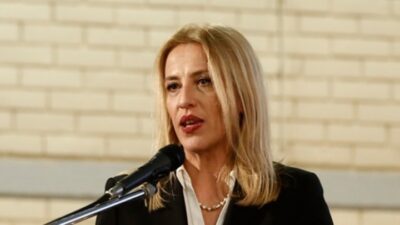 Εξελέγη πρόεδρος του ΣΥΡΙΖΑ η Ρένα Δούρου – Συνεδριάζει η Κ.Ε του κόμματος