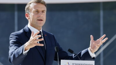 Μακρόν: Φρεγάτες και εναέρια μέσα στην Κύπρο – Αθήνα: Δεν εμπλεκόμαστε στον πόλεμο