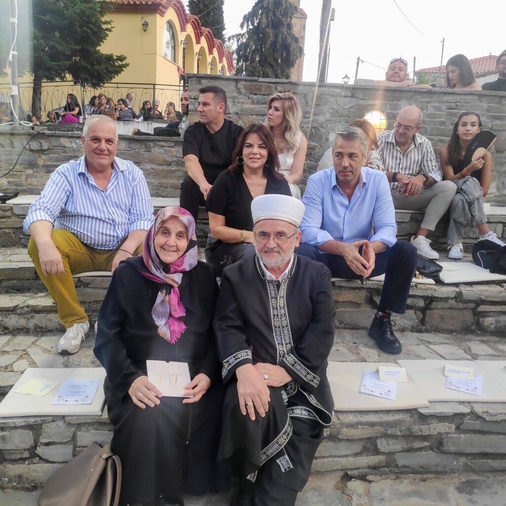 Σύγχρονα ρούχα με βάση την παράδοση: Μία ιδιαίτερη επίδειξη μόδας