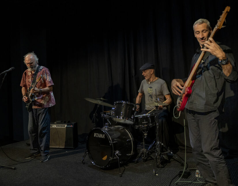 “Blues Connoisseurs” (Andreas Gomozias Trio) στο Theatre of the No