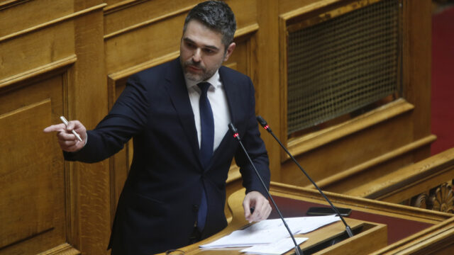 Βουλή: Ανεξαρτητοποιήθηκε από την Κ.Ο του ΣΥΡΙΖΑ ο Γιάννης Σαρακιώτης