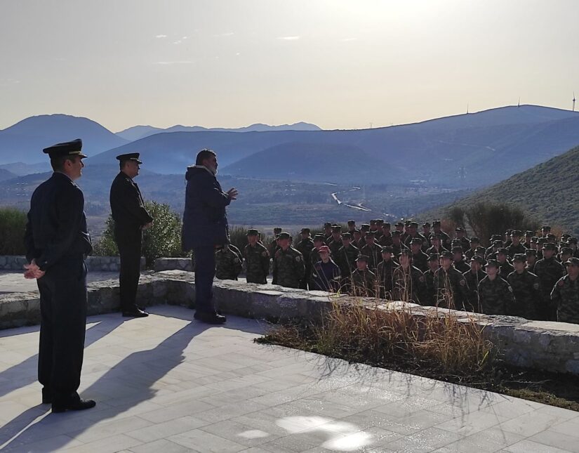 Στο Μαυσωλείο του Μαρτυρικού Διστόμου οι νέοι Πυροσβέστες