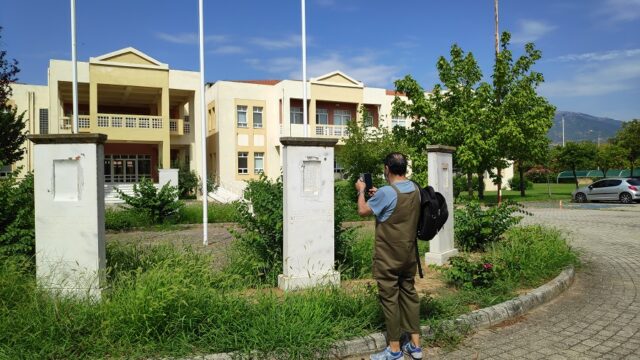 "Τραυματισμένες" οι μαρμάρινες στήλες στο Δημοκρίτειο, Μελαχροινή Μαρτίδου