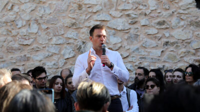 Κόμμα Δημοκράτες: Νύχτα μεταφέρουν Στρατιωτικά Δικαστήρια!