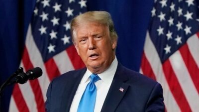 Σε στρατιωτικό νοσοκομείο “για τσεκ απ ρουτίνας” ο Τραμπ