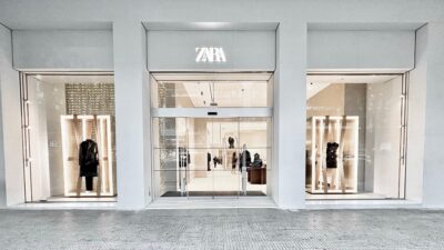 Η μητρική εταιρεία της Zara έκλεισε 132 καταστήματα