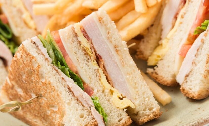 Τί θα λέγατε για μια πιο υγιεινή εκδοχή του Club Sandwich; Αναστασία Κόκκαλη