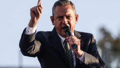 Χαμός στο κόμμα των κεμαλιστών – Απομακρύνονται 26 νομαρχιακές οργανώσεις και ξεκινούν πειθαρχικά για 7 προέδρους
