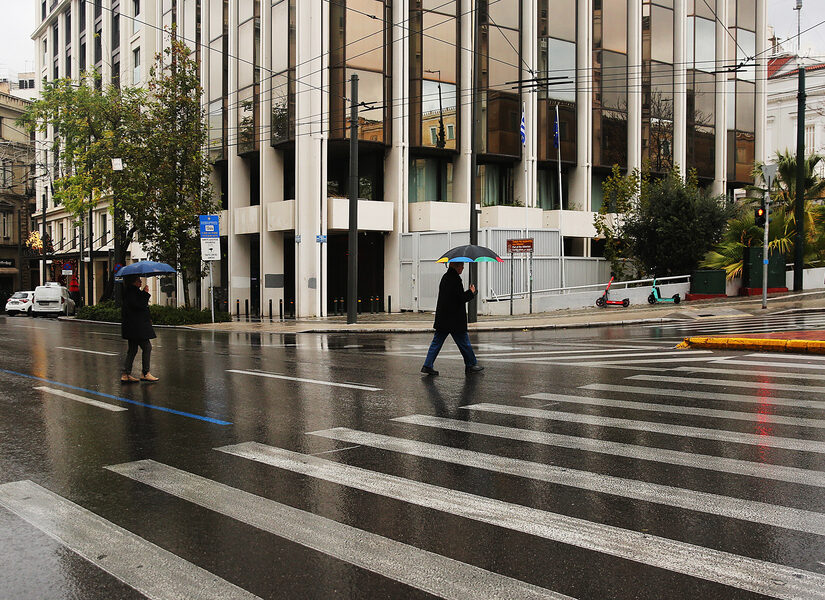 Χαμηλές θερμοκρασίες για το Σαββατοκύριακο – Τί λέει η ΕΥΔΑΠ για την πλημμύρα στην Ποσειδώνος