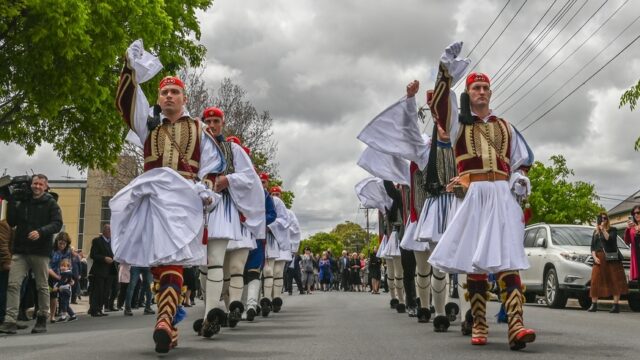 Μέχρι και για τις παρελάσεις τσακώνονται στις ομογενειακές οργανώσεις! Χριστόφορος Τριπουλάς