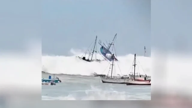 Εντυπωσιακό τσουνάμι με ζημίες αλλά χωρίς ανθρώπινες απώλειες στο Περού (Βίντεο)