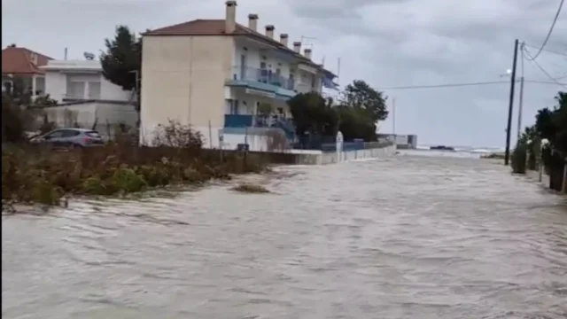 Δραματική κατάσταση σε Λήμνο-Ρόδο από την κακοκαιρία – Πλήττεται και η Μακεδονία