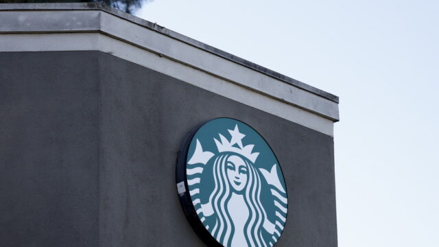 ΗΠΑ: Απεργούν τα Starbucks παραμονή Χριστουγέννων