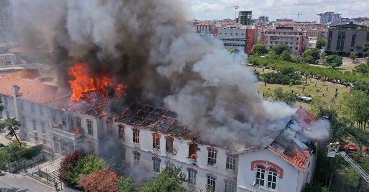 Καταγγελία-βόμβα για την πυρκαγιά στο ελληνικό νοσοκομείο “Βαλουκλή” στην Κωνσταντινούπολη