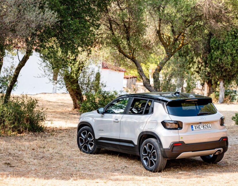 Test drive στο Jeep Avenger e-HYBRID 100Ps