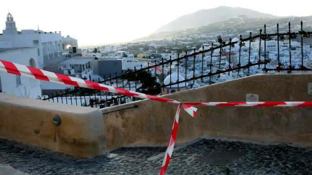 Αισθητός και στην Αθήνα ο νέος σεισμός μεταξύ Σαντορίνης-Αμοργού – Ποιοι τους συνδέουν με το ηφαίστειο