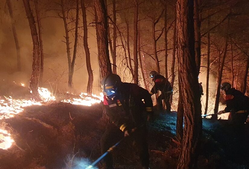 Νότια Κορέα: Πολλές πυρκαγιές μαίνονται στη χώρα, δύο πυροσβέστες έχασαν τη ζωή τους