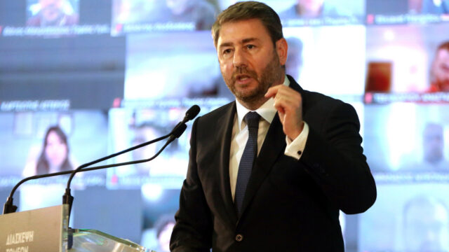 Μετωπική Ανδρουλάκη στον πρωθυπουργό – Ηχηρές απουσίες από το ΣΕΦ, Σπύρος Γκουτζάνης