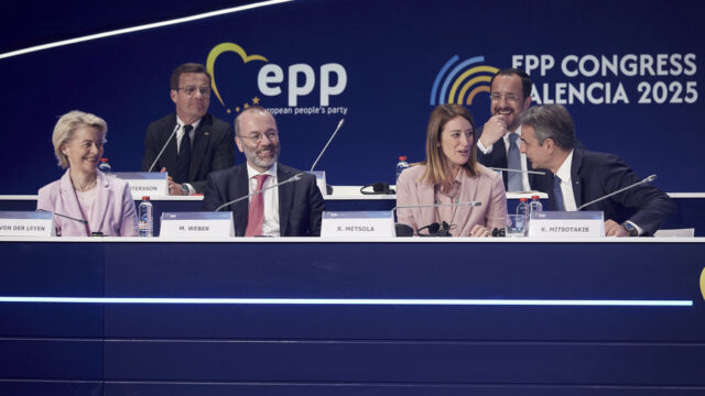 Εξοπλισμοί: Πέρα από τις θριαμβολογίες του Μαξίμου... Αλέξανδρος Τάρκας
