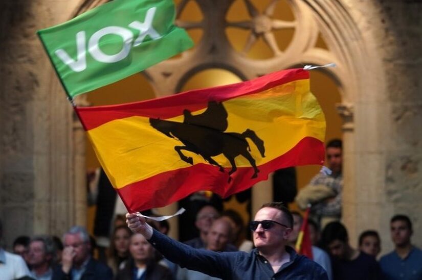 Ισπανία: Πρόστιμο άνω των 860.000 ευρώ στο Vox για παράνομη χρηματοδότηση