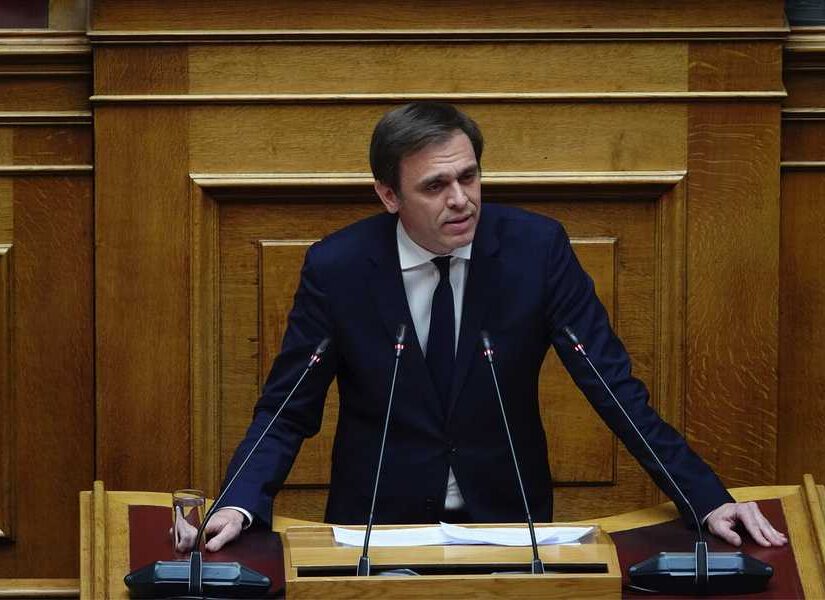 Δημήτρης Μάντζος: Καμία «ισορροπία» απέναντι στη φρίκη