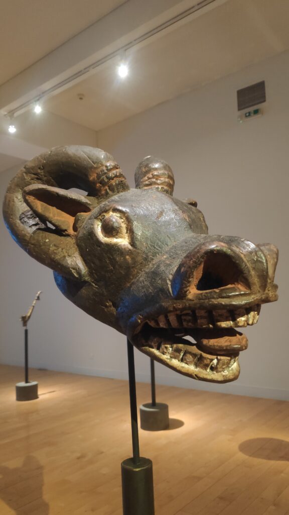 Μασκες με ιδιαίτερους συμβολισμούς.