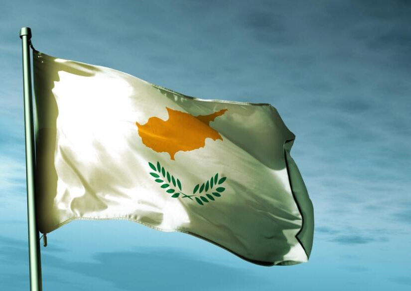 Δεν είναι οικόπεδο που το καταπατούνε, είναι η Κυπριακή Δημοκρατία!