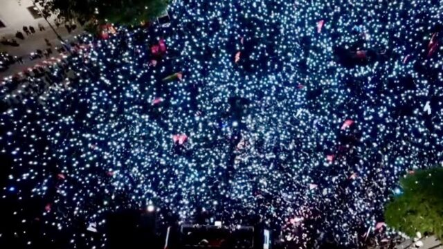 Μπέγιαζιτ: Σκοτεινή πλατεία, φωτεινή μνήμη!