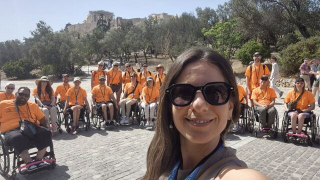 Διεθνώς ρεζίλι: 42 ΑμεΑ δεν μπόρεσαν να δουν την Ακρόπολη επειδή “το ασανσέρ χρησιμοποιήθηκε πολύ”