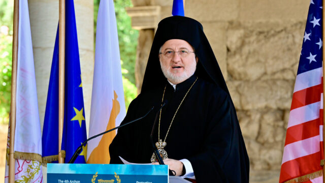 Επιτρέπεται να επιδίδεται ο Αρχιεπίσκοπος Αμερικής σε ''βεντέτα'' με ΜΜΕ; Χριστόφορος Τριπουλάς
