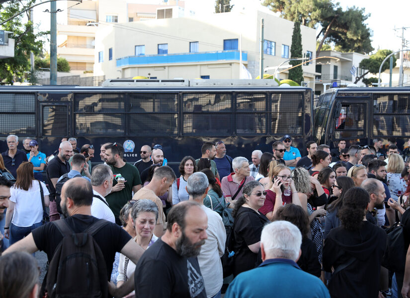20 γρίφοι μηδενικού αθροίσματος και νοήματος, Γιάννης Πανούσης