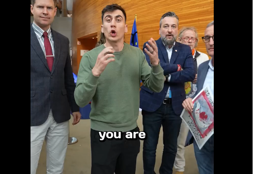 Ο Φειδίας Παναγιώτου πάει Μόσχα μαζί με Γερμανούς βουλευτές της Σάρα Βάγκενκνεχτ και Σλοβάκους