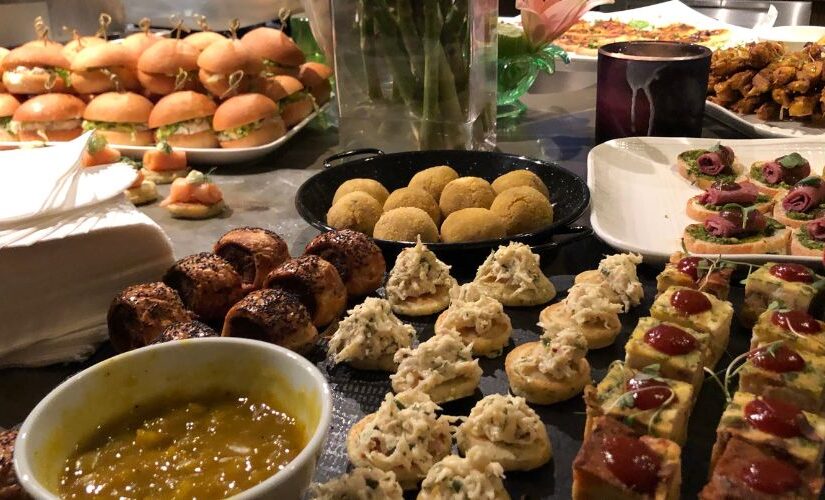 Πώς να οργανώσετε ένα υγιεινό Party χωρίς Διατροφικές Στερήσεις
