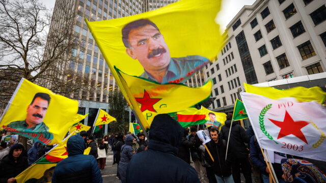 Μετ' εμποδίων ο αφοπλισμός του PKK