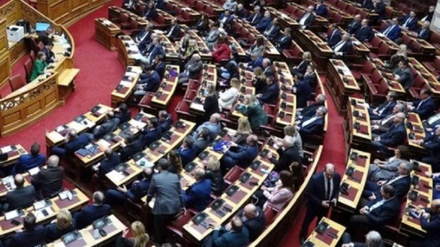 Άρση ασυλίας για Πολάκη και Ακρίτα εισηγείται η αρμόδια Επιτροπή της Βουλής