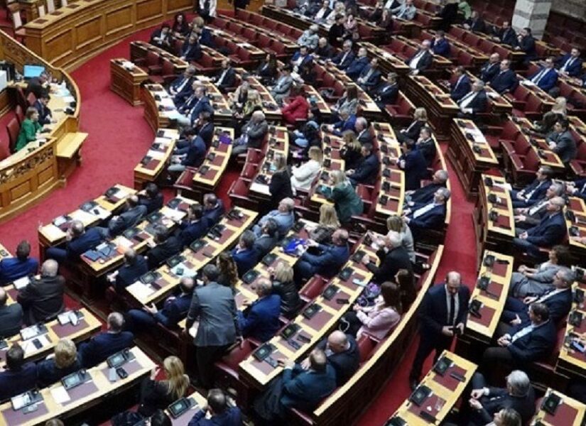 Άρση ασυλίας για Πολάκη και Ακρίτα εισηγείται η αρμόδια Επιτροπή της Βουλής
