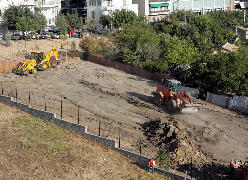 Χωράφια κάνει ο Κυριάκος τα οικόπεδα στην περιφέρεια! Βασίλης Μαστρογιάννης