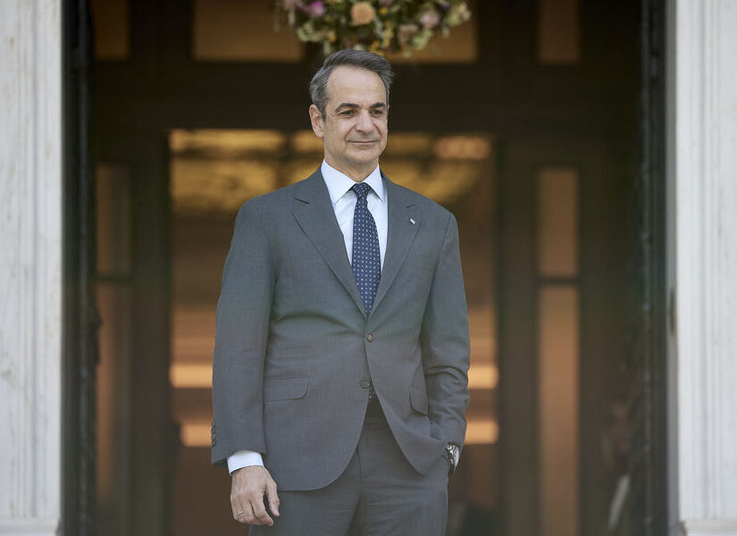 Ο πολιτικός παχυδερμισμός του Μαξίμου, Απόστολος Αποστόλου