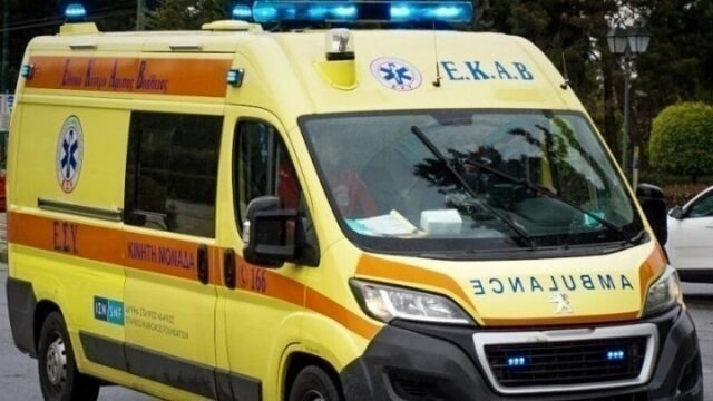 Θαλάσσιο ατύχημα στη Βούλα: Δύο τραυματίες μεταφέρθηκαν στο Ασκληπιείο