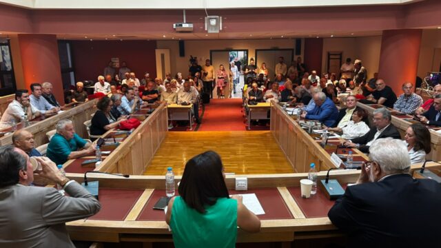 Η εκδήλωση του InSocial για το παραλιακό μέτωπο - "Ναι στην ανάπτυξη, όχι στην υποβάθμιση"