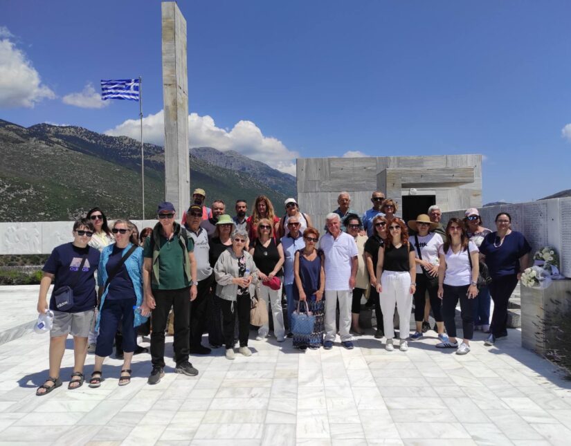 Κοινό προσκύνημα σε Μαρτυρικό Δίστομο και Όσιο Λουκά από Καλαβρυτινούς και Κορίνθιους
