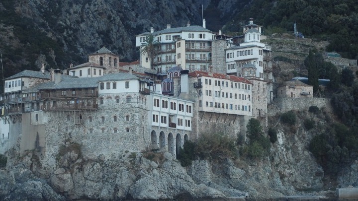 Άμεσες επισκευές πρέπει να γίνουν στις μονές του Αγίου Όρους που επλήγησαν από το σεισμό