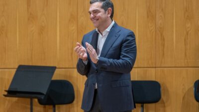 Ποιοι θα ταξιδέψουν με τον Τσίπρα στις πιο όμορφες θάλασσες! Κόμπρα