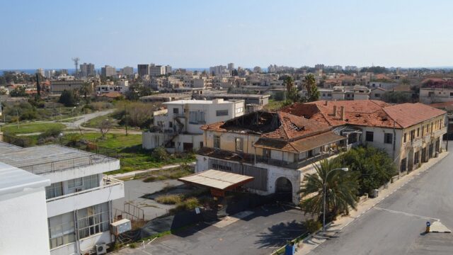 Από τη Ριβιέρα της Γάζας στο Λάς Βέγκας του Βαρωσιού! Κώστας Βενιζέλος