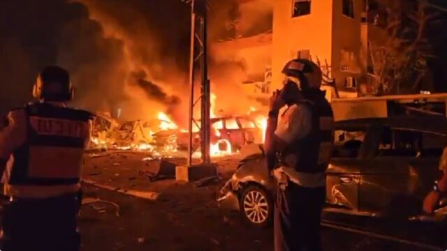Νέο μπαράζ ιρανικών πυραύλων στο Ισραήλ (video) – Ο Νετανιάχου προσδοκά σε αλλαγή καθεστώτος