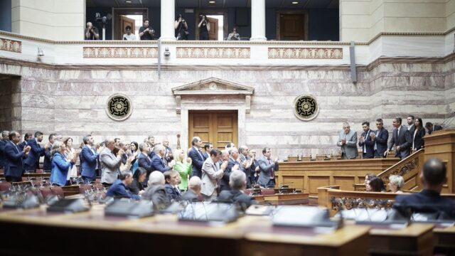 Σκοτώνουν τη Δημοκρατία οι αδιάφοροι και την ενταφιάζουν οι διεφθαρμένοι, Χρήστος Καπούτσης