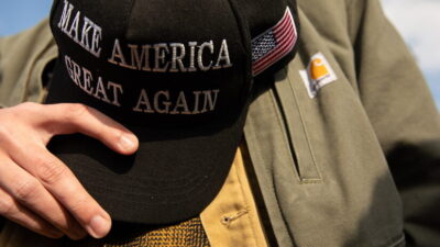 Απειλές ενθαρρυμένες από τον Τραμπ καταγγέλλει η τέως σύμμαχος του Τέιλορ Γκριν