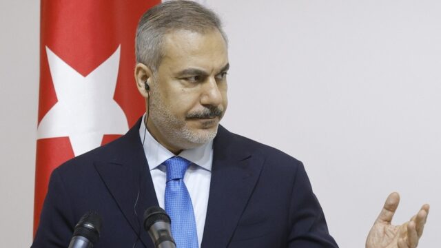 Η Ελλάδα "αλληθωρίζει" προς την Τουρκία και η Κύπρος αναζητεί σωσίβιο, Κώστας Βενιζέλος