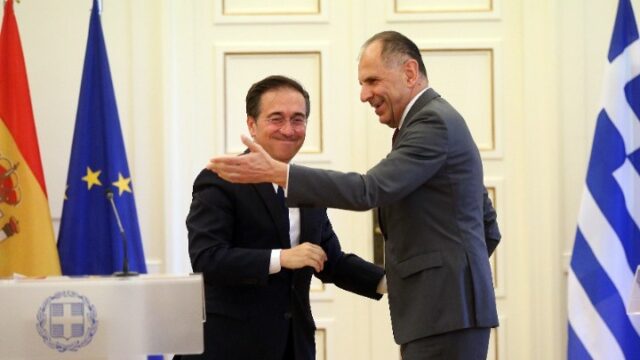 Συνάντηση Γεραπετρίτη με τον Ισπανό υπουργό Εξωτερικών